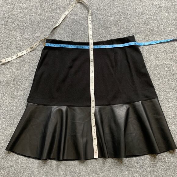 Cabi Skirt Womens M Medium Black Faux Vegan Leather Panel Pull On Stretch Waist - Picture 3 of 8